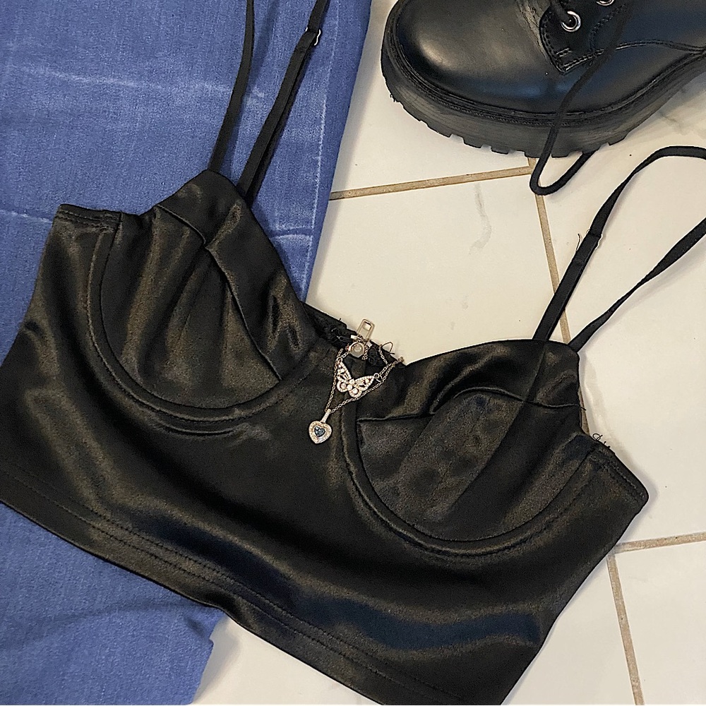 Bustier crop top
